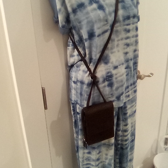 Faux Leather Cross Body Wallet Pebbled Look - Picture 14 of 16